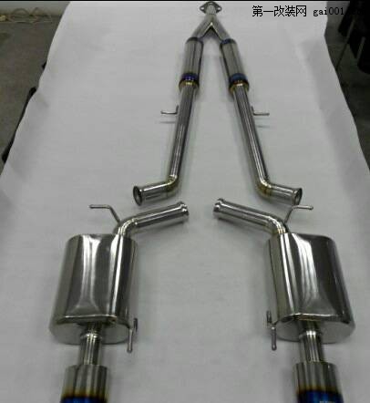 英菲尼迪G25装钛合金排气管。
