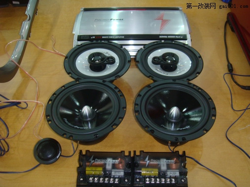 上海三菱V93音响改装 喇叭升级 隔音 器材曼斯特