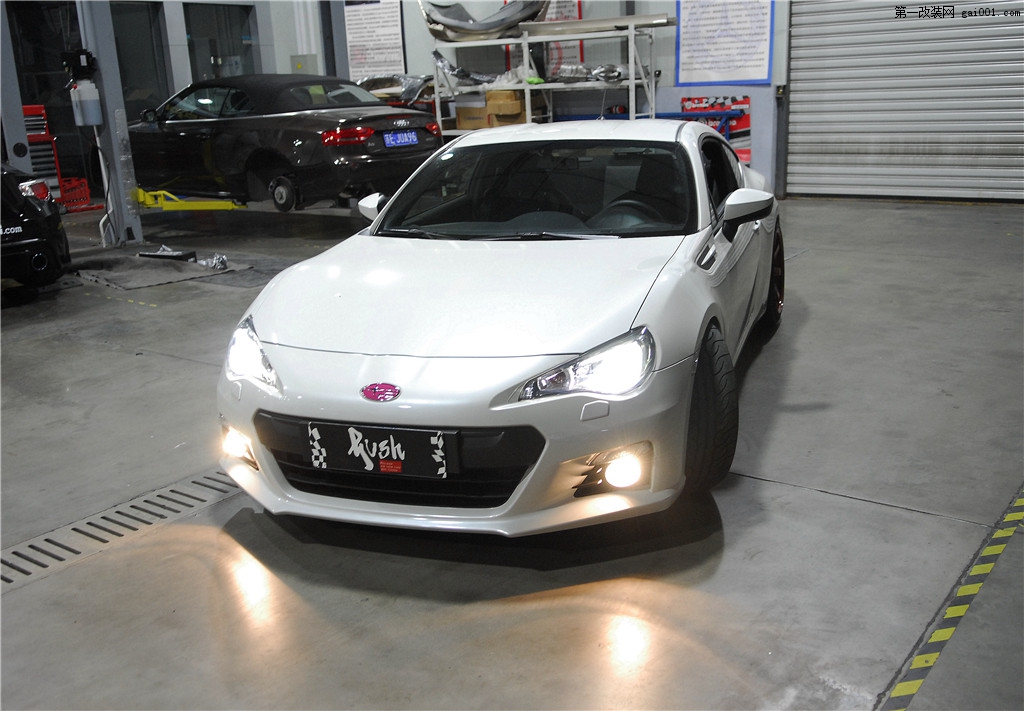 BRZ 安装TE37 RT SUMMIT 后下拖臂WHITELINE 前后防倾杆