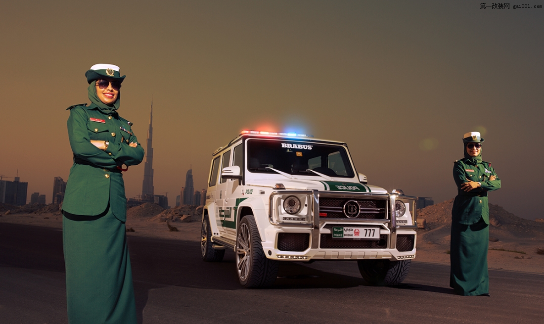 BRABUS赠给迪拜警方奔驰AMG B63S-700 WIDESTAR