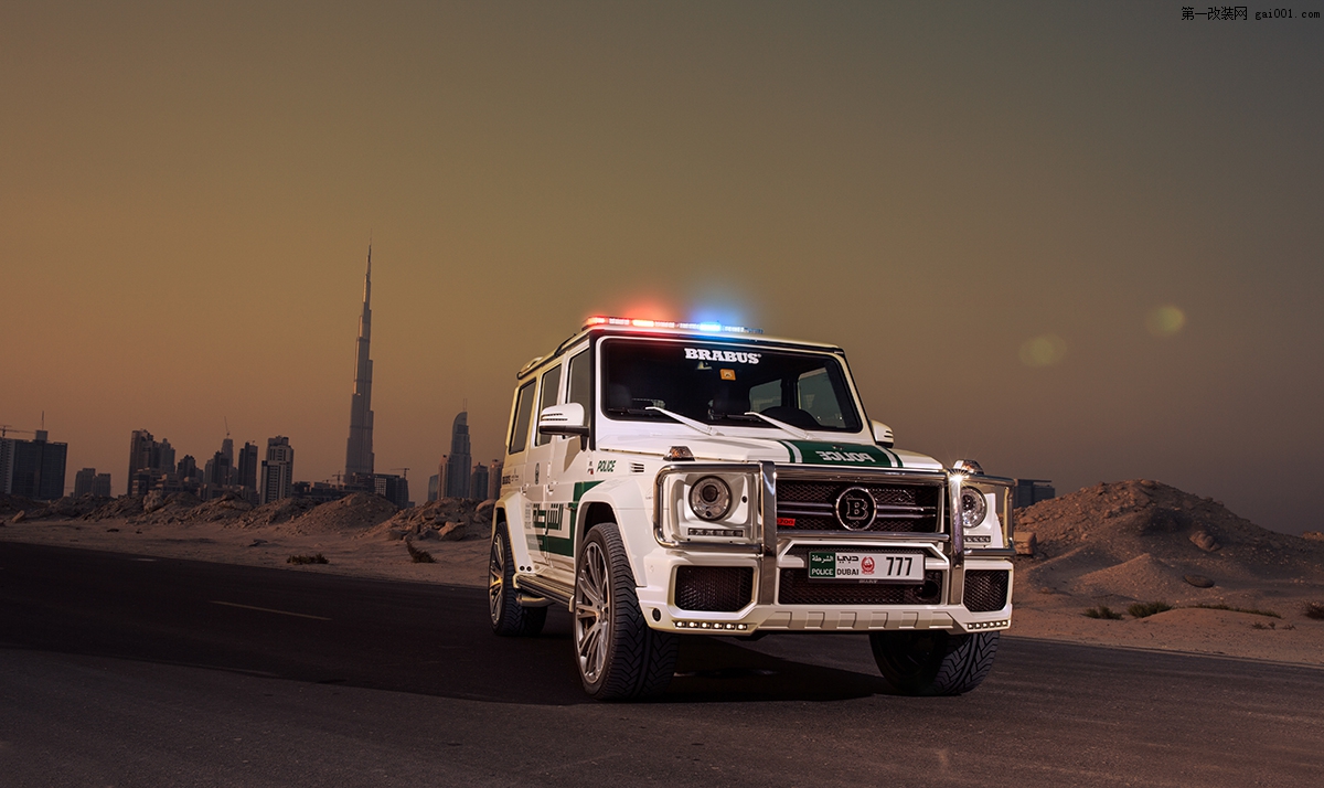 BRABUS赠给迪拜警方奔驰AMG B63S-700 WIDESTAR