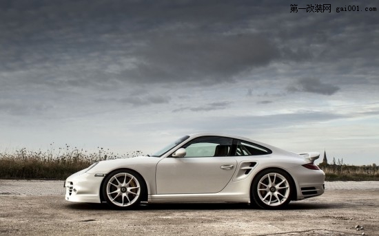 2012-mcchip-dkr-Porsche-997-Turbo-S-Static-6-550x343.jpg