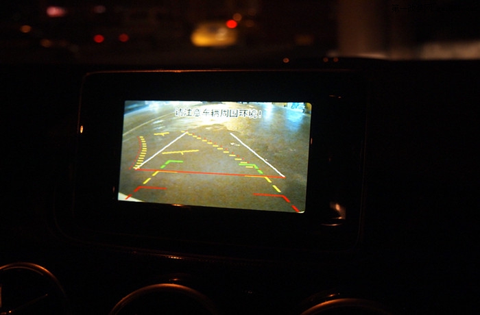 重庆渝大昌奔驰B180加装声控GPS导航/倒车可视轨迹