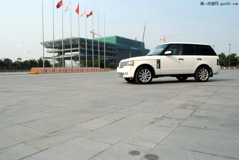 路虎2012行政版改 創(chuàng)世尊榮版 外拍(8).JPG