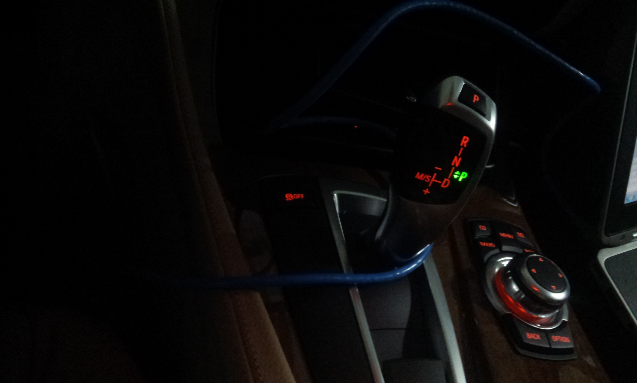 宝马528加装全液晶仪表、原厂氛围灯*全力打造不一样的夜色