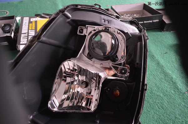 安徽宣城大灯改装 凯迪拉克SRX改装正品Q5透镜 小糸安定