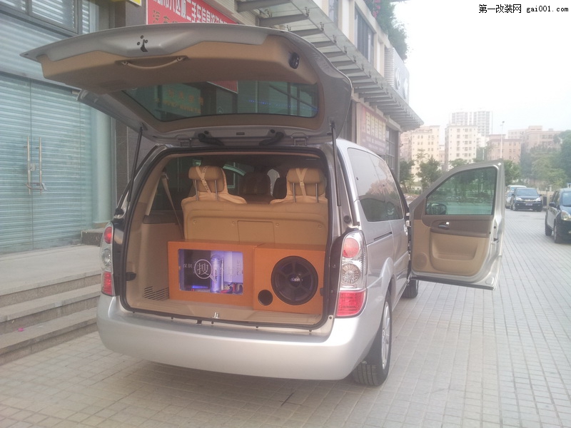 深圳龙华附近专业汽车音响改装店工艺技术到位GL8音响改.....