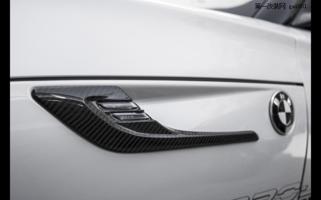 2013-MB-BMW-Z4-E89-Carbon-Fiber-Body-Kit-16-628x392.jpg