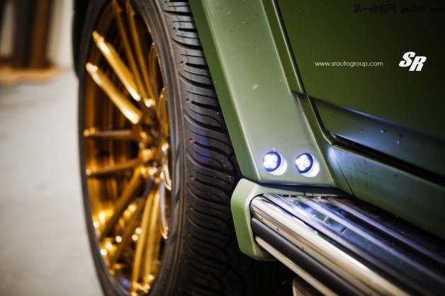 军绿色的梅赛德斯奔驰G63 AMG新品上市