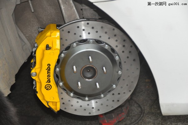 【成都特驱快车】丰田锐志Brembo刹车改装