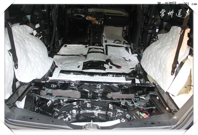 奔驰R350全车DJ隔音施工——常州道声专业汽车音响改装
