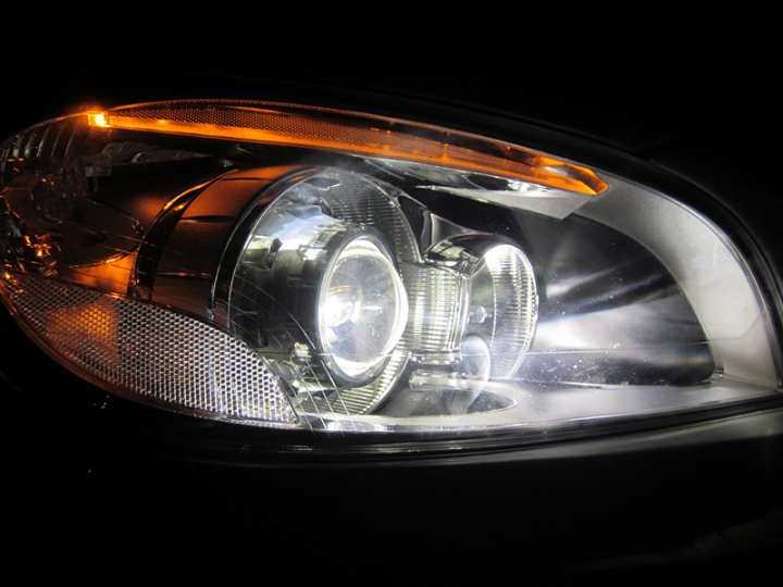 无锡灯峰造极专业氙气大灯升级，沃尔沃S60升级氙气灯
