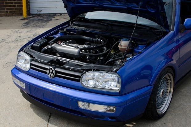 1998-volkswagen-GTI-engine-view.jpg