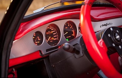 小身材大心脏 菲亚特500改装V8发动机
