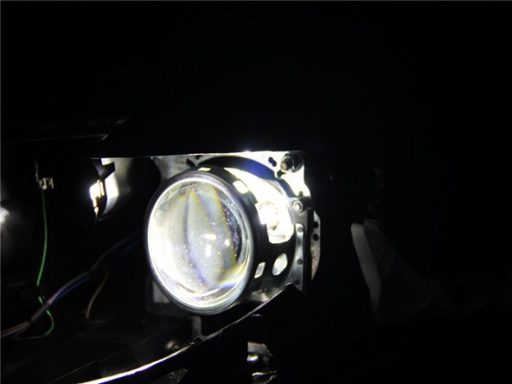 深圳汽车灯光改装升级：马自达6改装Q5双光透镜
