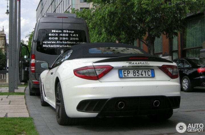 maserati-grancabrio-mc-c860009052014190843_5.jpg