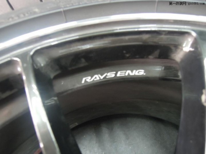 出售19寸RAYSg25锻造九成新轮毂带胎