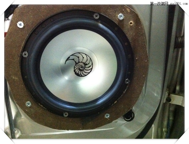 唤醒音乐——奥迪Q5升级德国海螺3.16套装喇叭