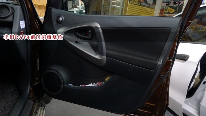 19长沙丰田Toyota-RAV4汽车音响改装汽车隔音升级长沙城市乐酷音响改装.jpg.jpg