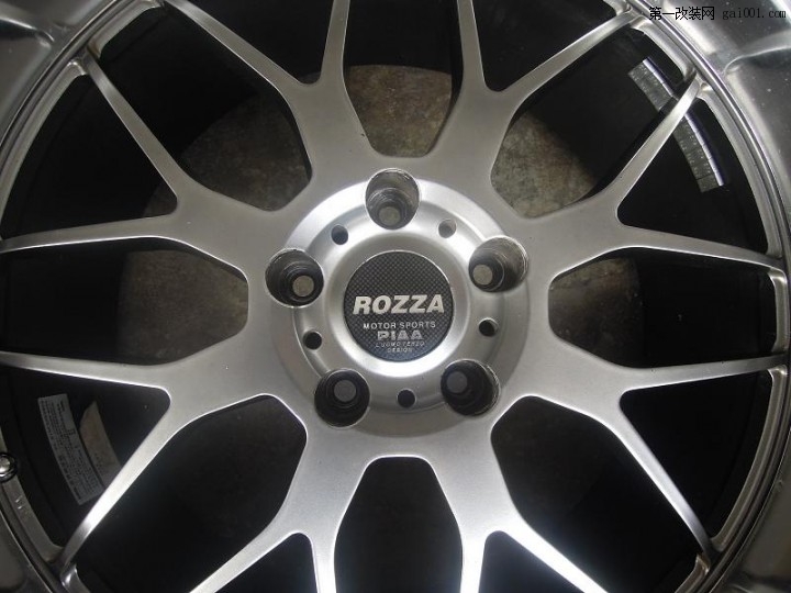 出售19寸PIAAROZZA超轻锻造轮毂带胎