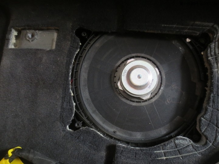 宝马520音响改装 德国MBQ宝马专用三分频 郑州卡卡汽车音响