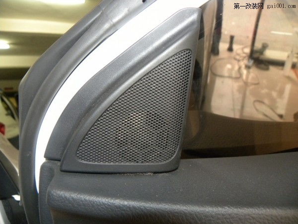 08原車位改裝戰(zhàn)神高音.jpg