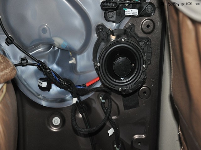 别克GL8改装PHD音响，车主亲自体验安装布线