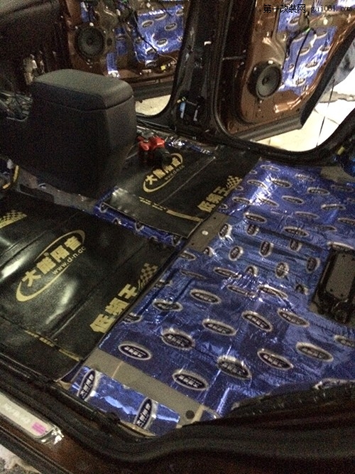 丰田RAV4全车隔音降噪，音响升级