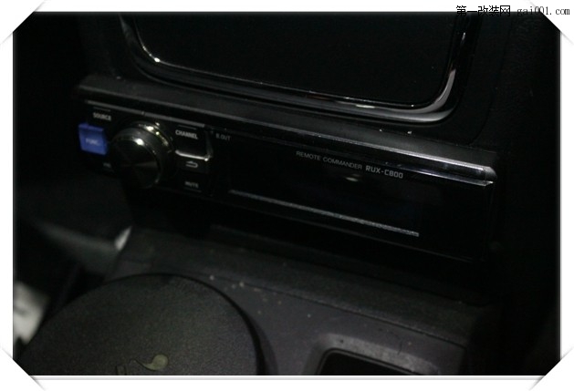 江阴JEEP指南者 音响改装 升级德国海螺3系喇叭+iPad的倒模