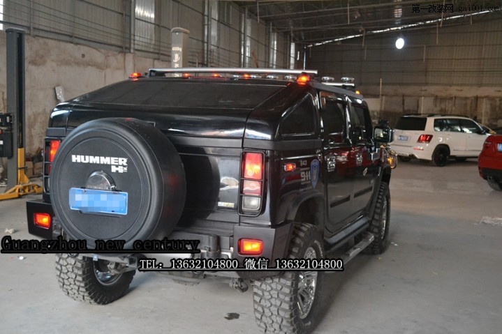 悍马H2改装大包围安装尾箱盖机盖龙眼LED灯
