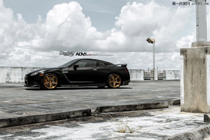 nissan_gtr_adv5mv2_02_960.jpg