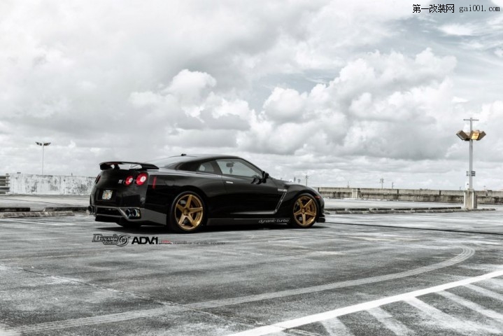nissan_gtr_adv5mv2_04_960.jpg