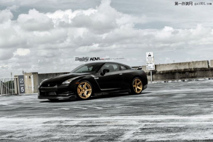 nissan_gtr_adv5mv2_06_960.jpg