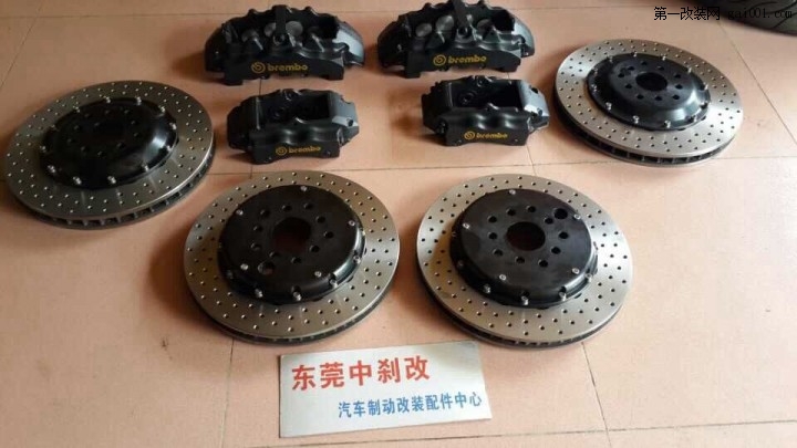 斯巴鲁BRZ改装刹车制动升级BREMBO前八后四刹车套装