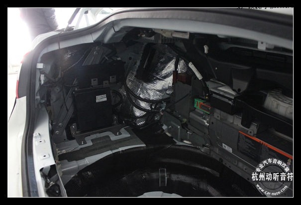英菲尼迪Q70汽车音响改装STP隔音降噪