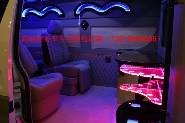 丰田海狮个性座椅酒柜沙发床星空顶航空座椅改装