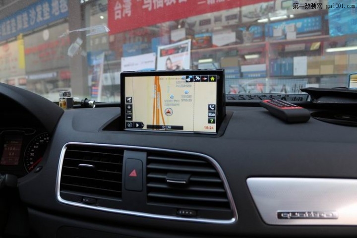 西安【奥迪Q3】加装360全景行车记录仪亿车安Q9实体店
