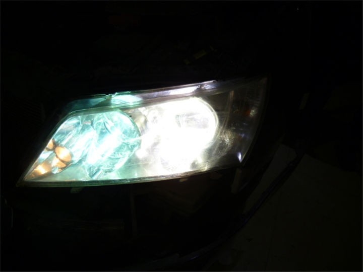 西宁港龙车灯音响改装帝豪改Q5透镜加装天使眼案例