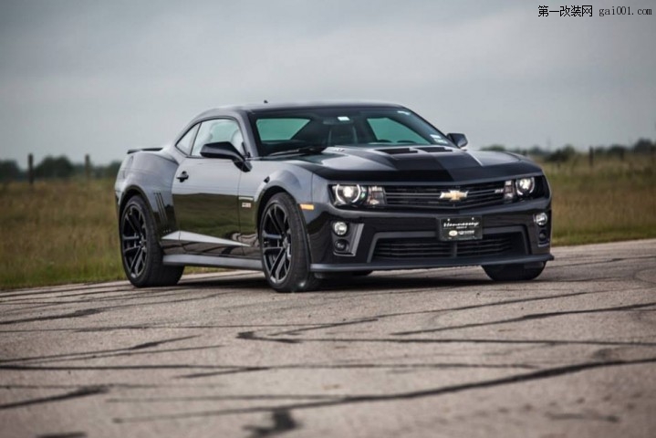 黑色Hennessey的Camaro ZL1 HPE750