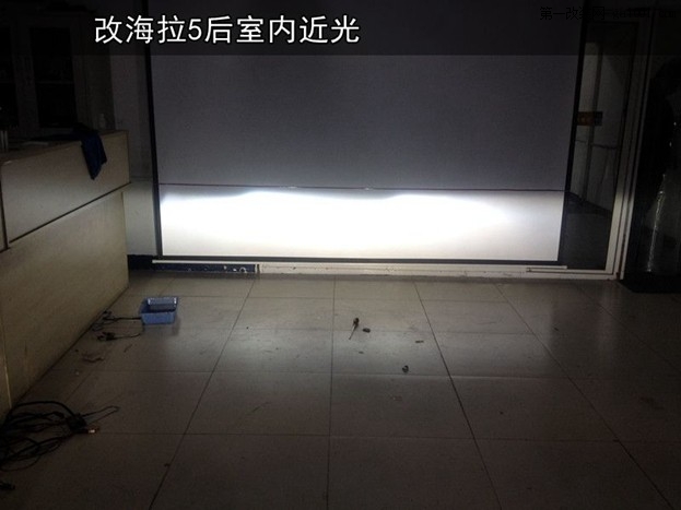 芜湖03年老奥迪A8大灯改装大灯升级全新进口海拉5透镜