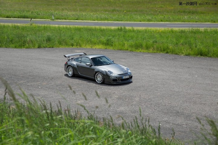 保时捷911和英菲尼迪G37改装Vossen VLE-1