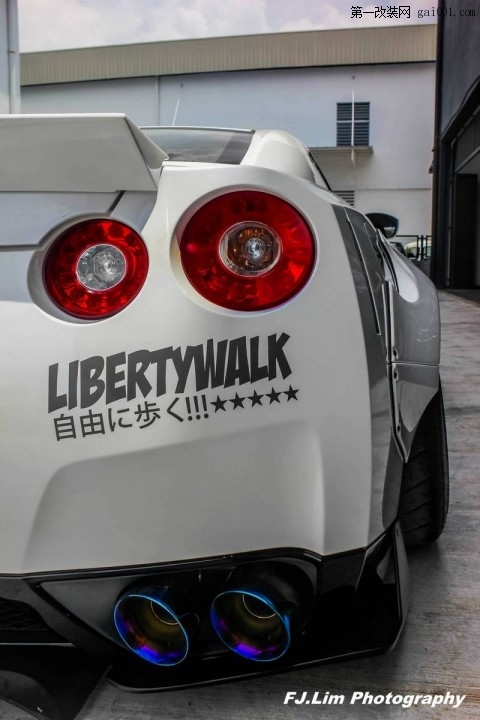 Liberty Walk推出日产GT-R宽体套件