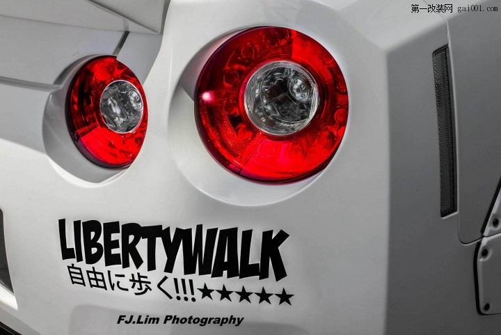 Liberty Walk推出日产GT-R宽体套件
