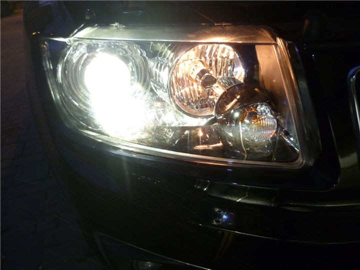 西宁吉普探险者车灯升级改装海拉5双光透镜