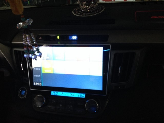 丰田RAV4安装路特仕10.2寸超大屏DVD导航---衡阳乐动力音响改