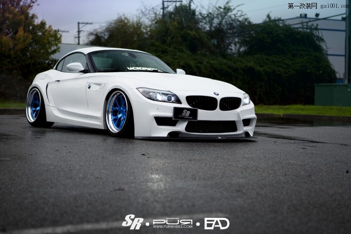 this-wide-and-low-bmw-z4-looks-like-a-honda-photo-gallery_10.jpg