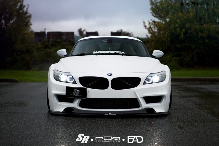 this-wide-and-low-bmw-z4-looks-like-a-honda-photo-gallery_11.jpg