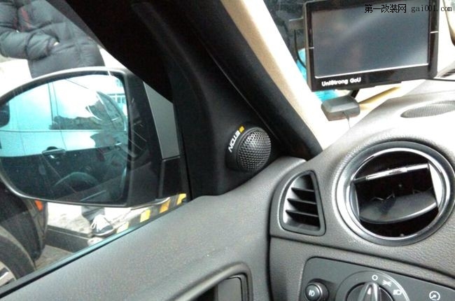 福特S-MAX音响升级改装德国ETON音响——大连苹果唱响