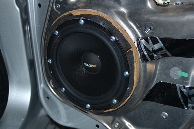 奔驰C260音响升级改装德国ETON音响