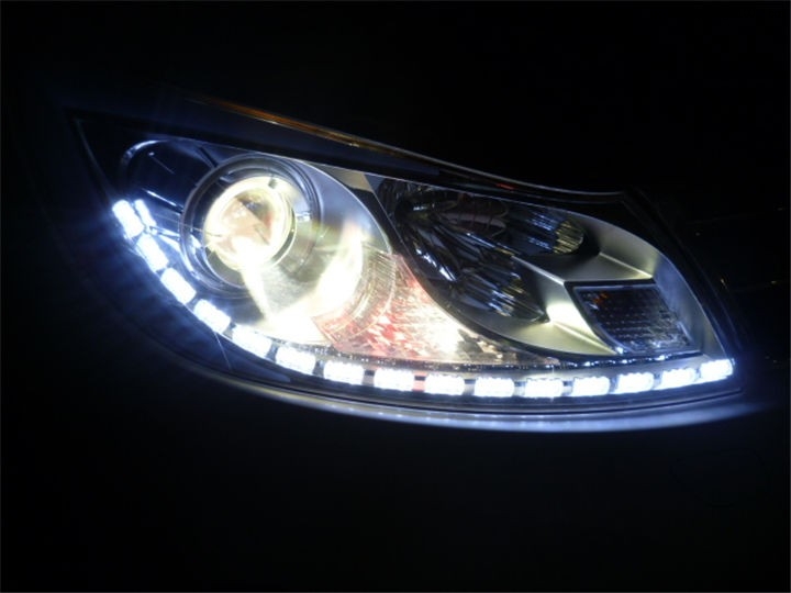 西宁比亚迪速锐车灯升级改装Q5双光透镜+泪眼+恶魔眼